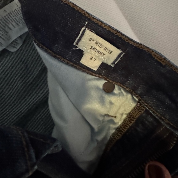 9" Mid-Rise Skinny Jeans in Orland Wash - Picture 4 of 5